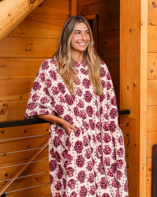 Scallops Plush Wearable Blanket